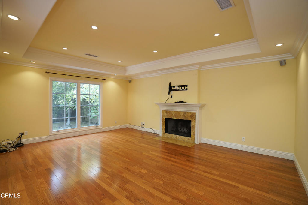 2340 Brigden Road Pasadena, CA 91104 - Photo 5 of 21 Family Room