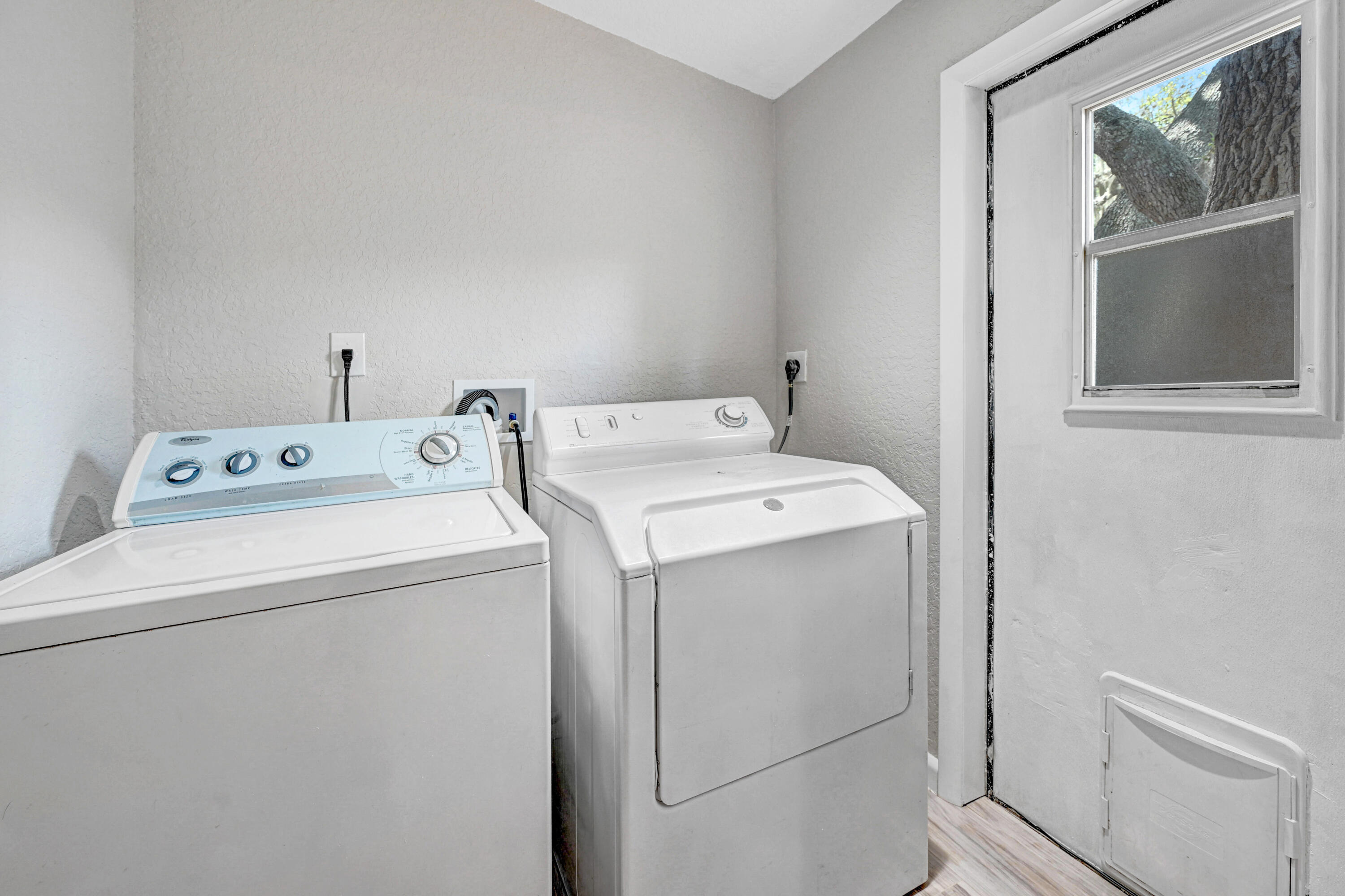 1515 Seneca Drive Melbourne, FL 32935 - Photo 23 of 28 Inside Laundry Room