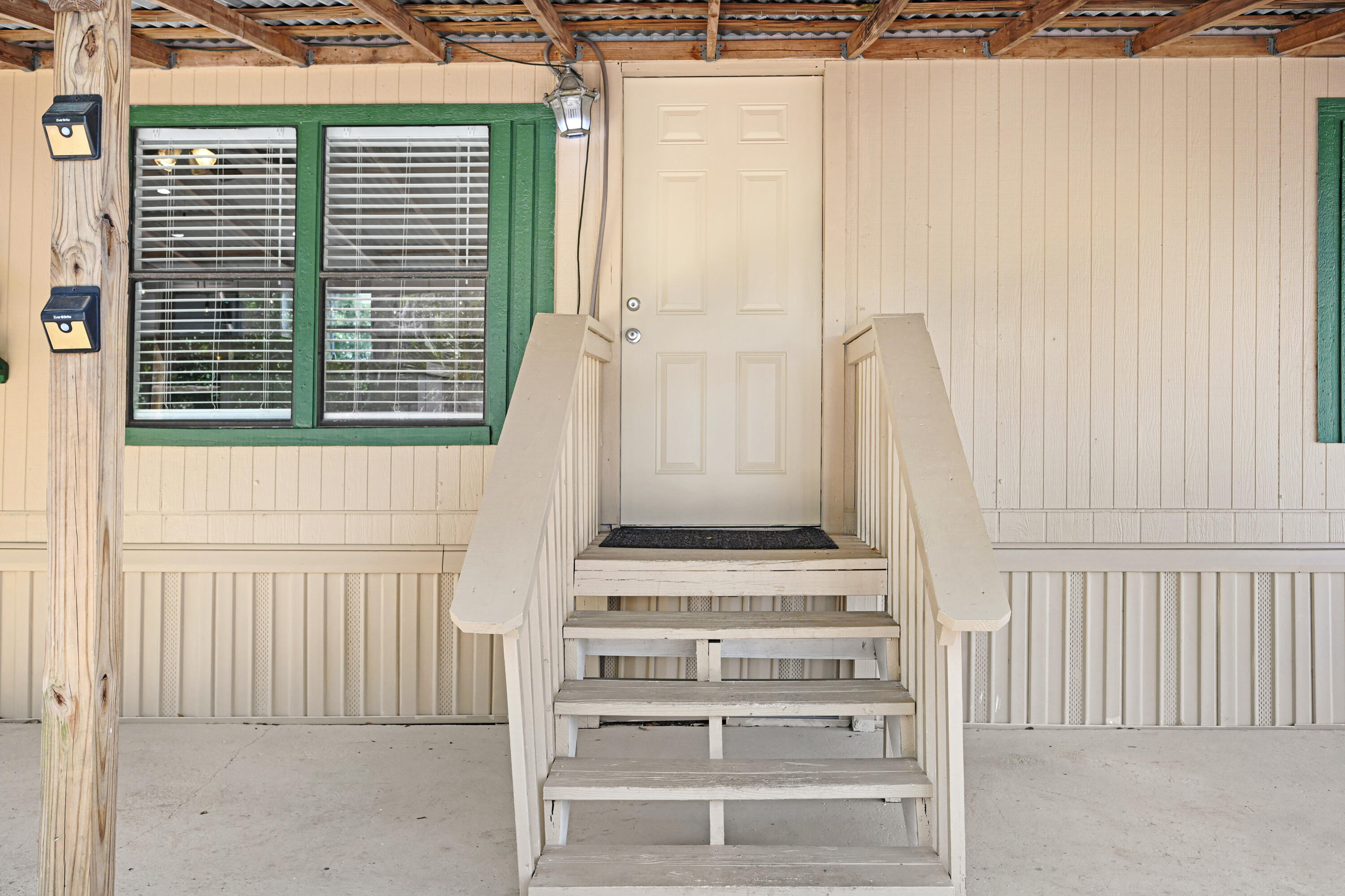 1515 Seneca Drive Melbourne, FL 32935 - Photo 3 of 28 Freshly Painted