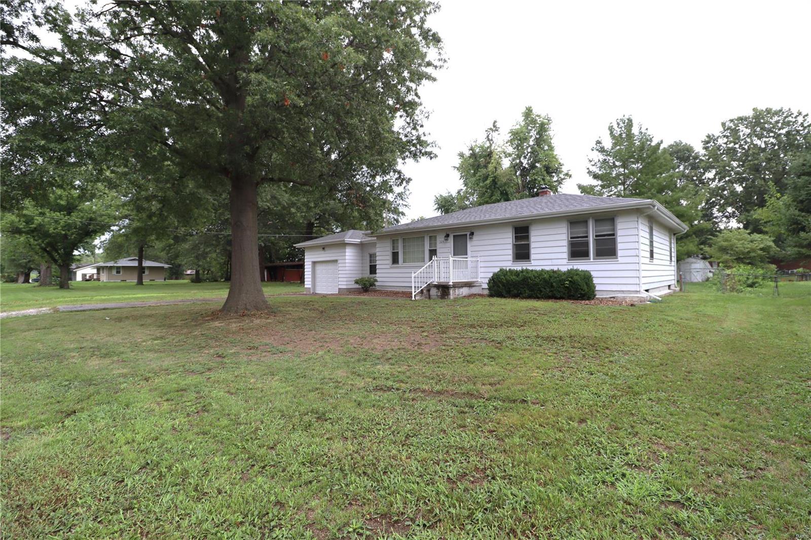 524 Thorngate Road Granite City, IL 62040 - Photo 1 of 29 Gallery Image 1
