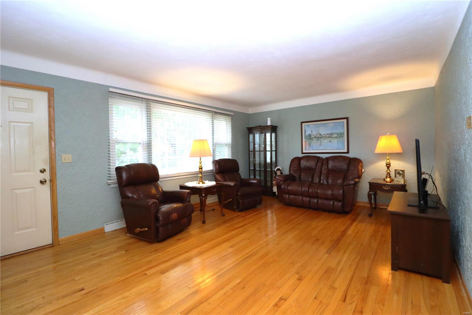 524 Thorngate Road Granite City, IL 62040 - Photo 3 of 29 Gallery Image 3