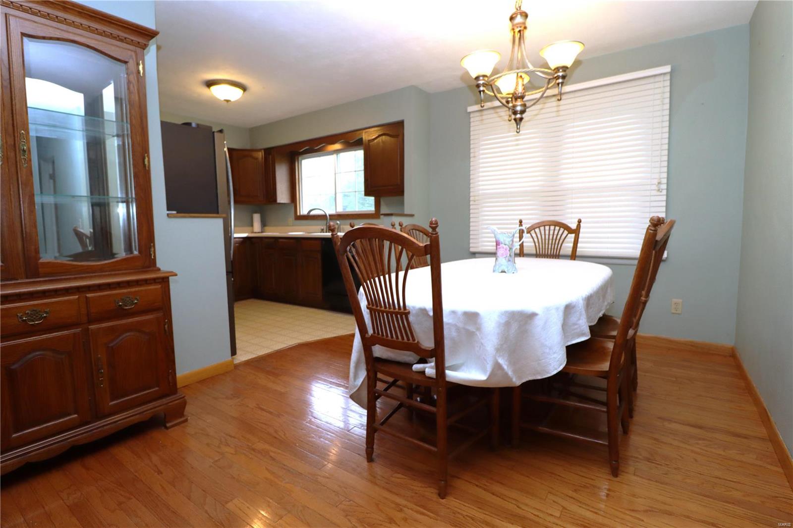 524 Thorngate Road Granite City, IL 62040 - Photo 4 of 29 Gallery Image 4