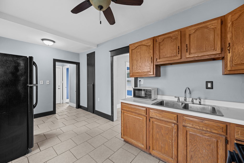 421 39th Street Moline, IL 61265 - Photo 14 of 28