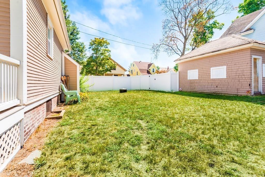 35 Trillium Street Springfield, MA 01108 - Photo 33 of 39 a view of a back yard of the house