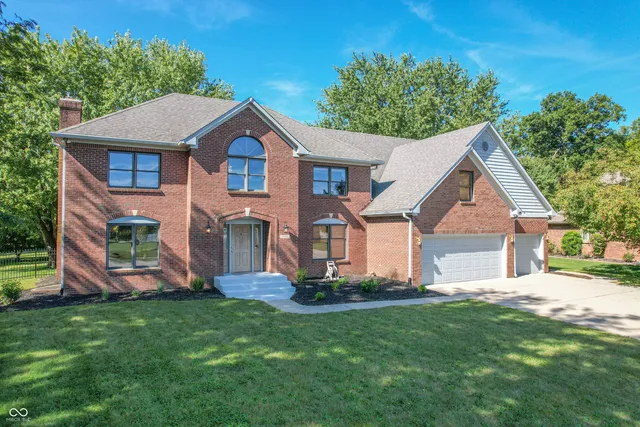 $511,500 | 2452 Whispering Way, Indianapolis, IN 46239