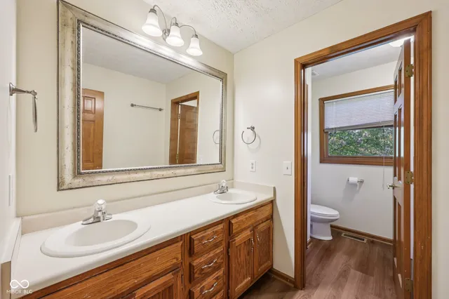 $511,500 | 2452 Whispering Way, Indianapolis, IN 46239