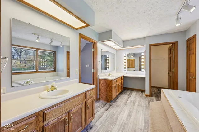 $511,500 | 2452 Whispering Way, Indianapolis, IN 46239