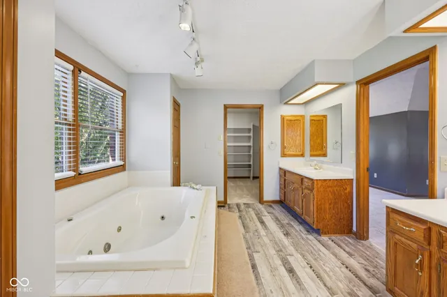 $511,500 | 2452 Whispering Way, Indianapolis, IN 46239