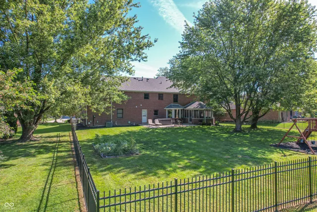 $511,500 | 2452 Whispering Way, Indianapolis, IN 46239