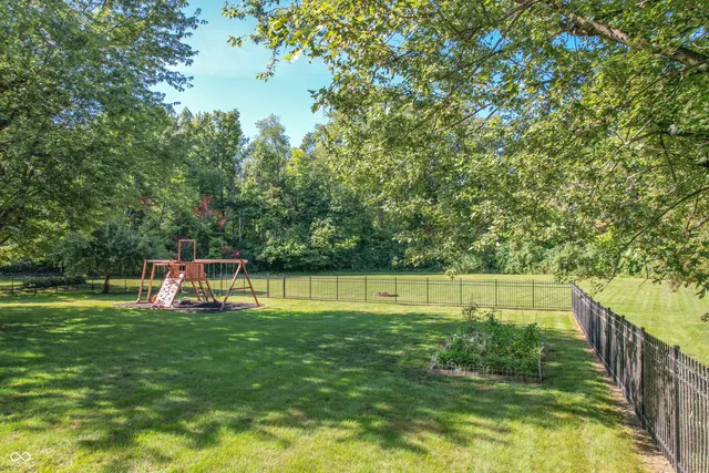 $511,500 | 2452 Whispering Way, Indianapolis, IN 46239