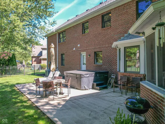 $511,500 | 2452 Whispering Way, Indianapolis, IN 46239