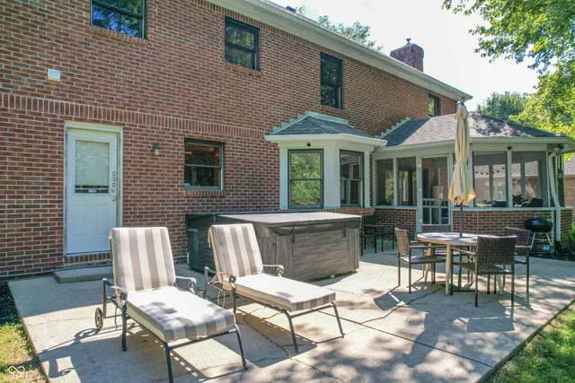 $511,500 | 2452 Whispering Way, Indianapolis, IN 46239