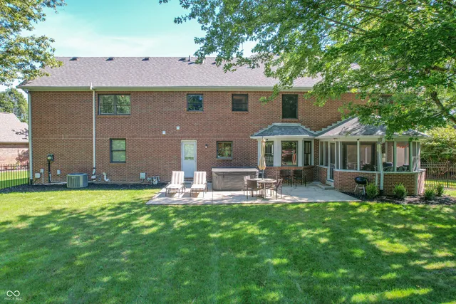 $511,500 | 2452 Whispering Way, Indianapolis, IN 46239