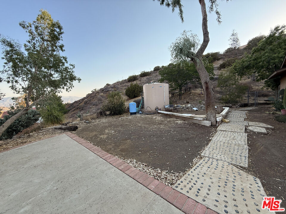 33931 Hanawalt Road Agua Dulce, CA 91390 - Photo 20 of 22 a view of a outdoor space