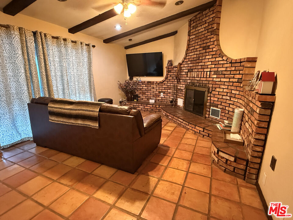 33931 Hanawalt Road Agua Dulce, CA 91390 - Photo 10 of 22 a living room with furniture