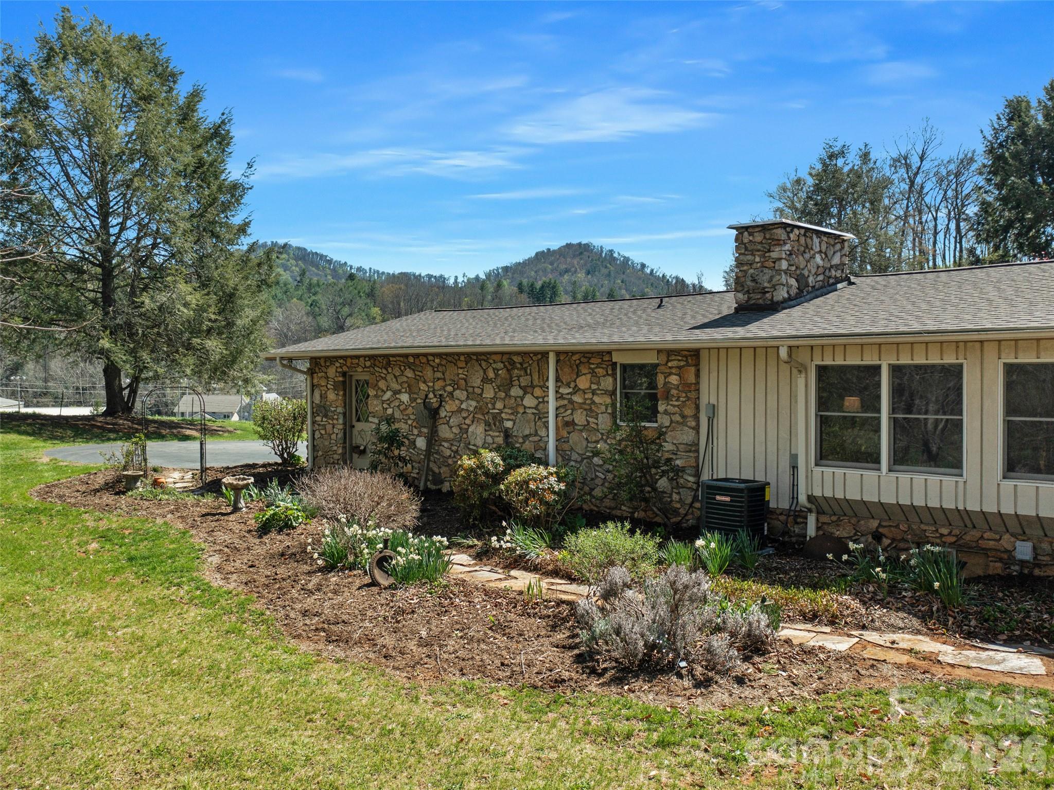 1617 California Creek Road Mars Hill, NC 28754 - Photo 35 of 48