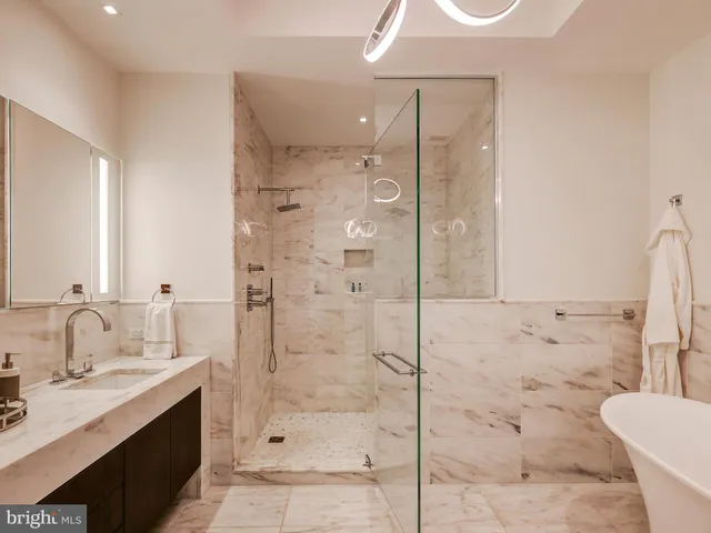 $3,675,000 | 300 International Drive, Unit 2302, Baltimore, MD 21202