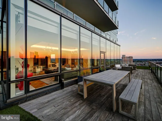 $3,675,000 | 300 International Drive, Unit 2302, Baltimore, MD 21202
