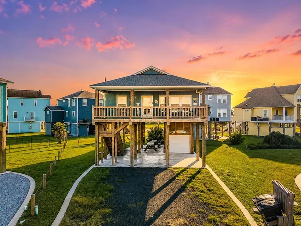 $349,990 | 3260 Hidden Gold Crystal Beach, Crystal Beach, TX 77650