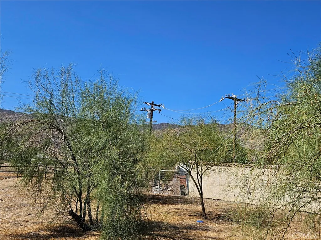 0 Aloma Cabazon, CA 92230 - Photo 2 of 5 a view of a yard