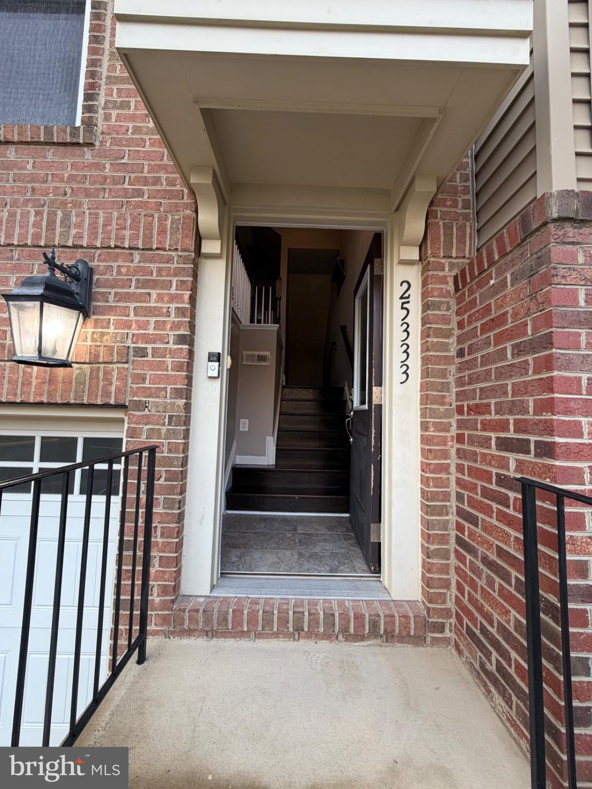 25333 Wakestone Terrace Chantilly, VA 20152 - Photo 105 of 109 Inviting entrance with classic charm.