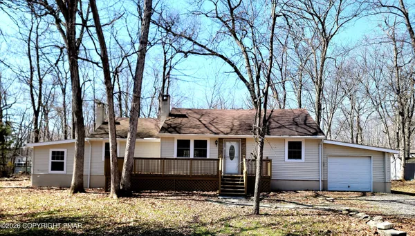 $1,800 | 867 Underwood Road West, East Stroudsburg, PA 18302