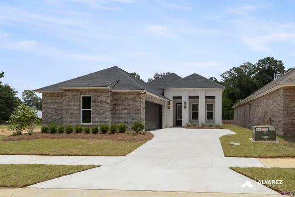 $353,990 | 10632 Deric Avenue, Denham Springs, LA 70726