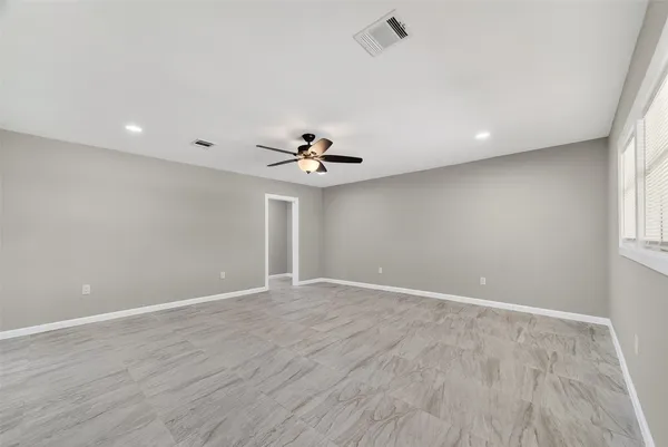 $230,000 | 7814 Pin Oak Drive, Alvin, TX 77511