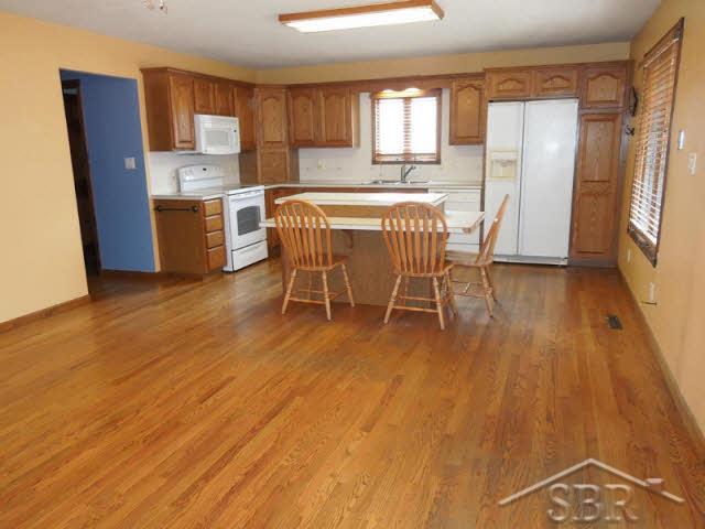 7868 Mielke Road Freeland, MI 48623 - Photo 2 of 13 20351746-1.JPG