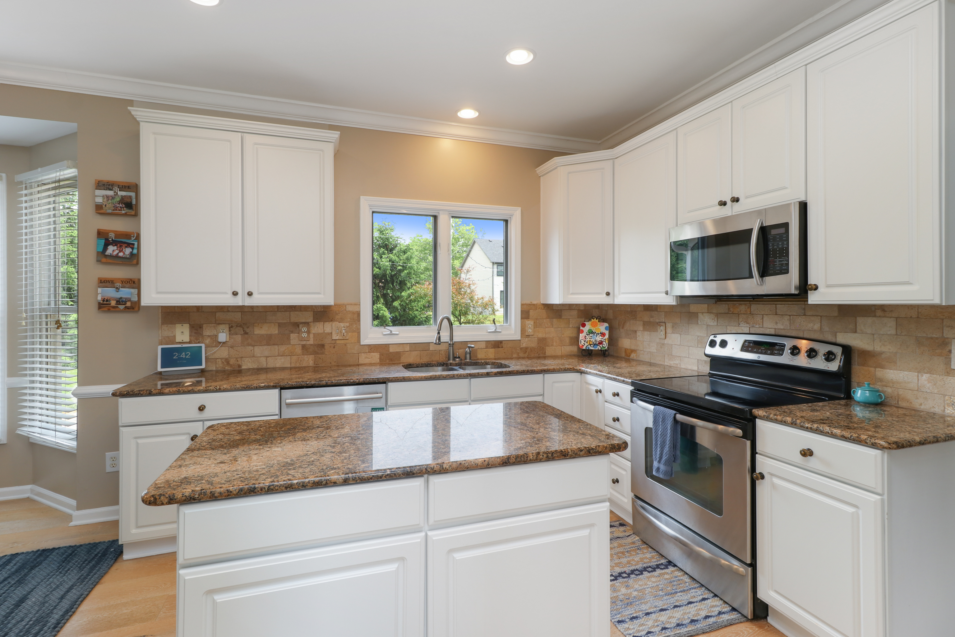 10833 Windermere Boulevard Fishers, IN 46037 - Photo 6 of 37
