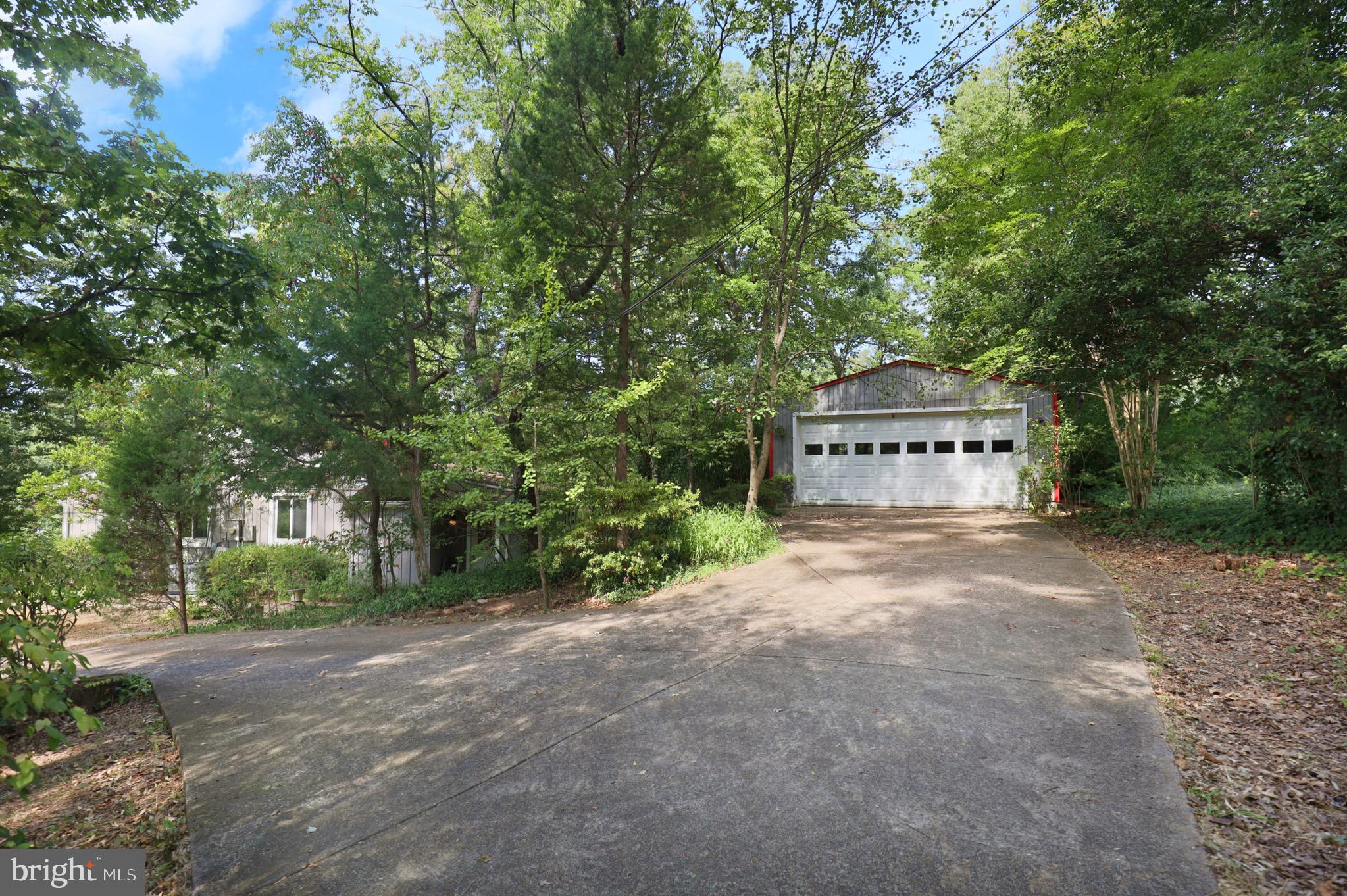 7817 Fort Hunt Road Alexandria, VA 22308 - Photo 37 of 51 2 Car Detached Garage