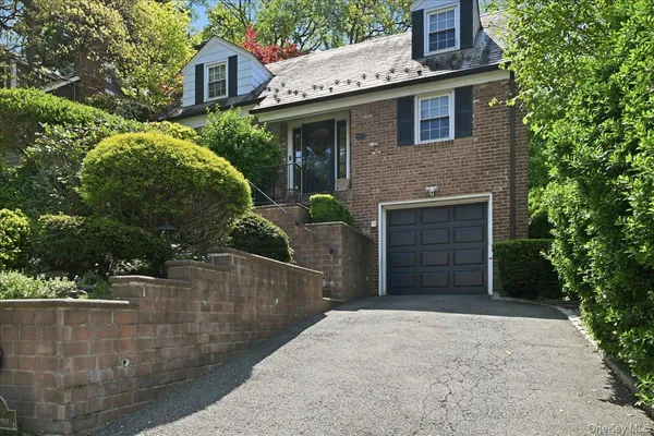 $1,598,000 | 214 Nassau Avenue, Manhasset, NY 11030