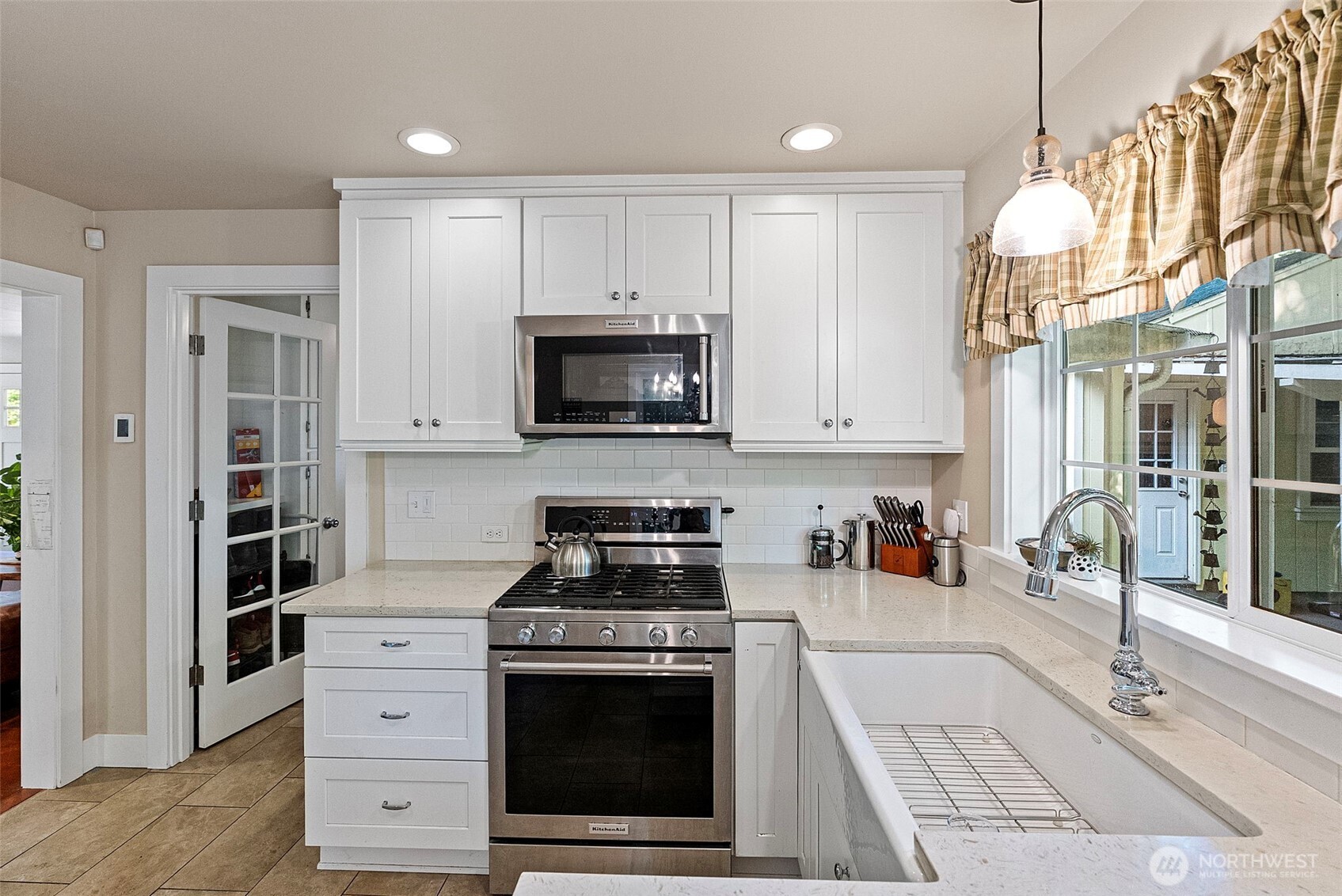 10191 West Belfair Valley Road Bremerton, WA 98312 - Photo 14 of 34