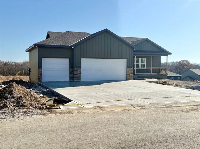 $492,500 | 1313 North Holland Drive, Independence, MO 64056