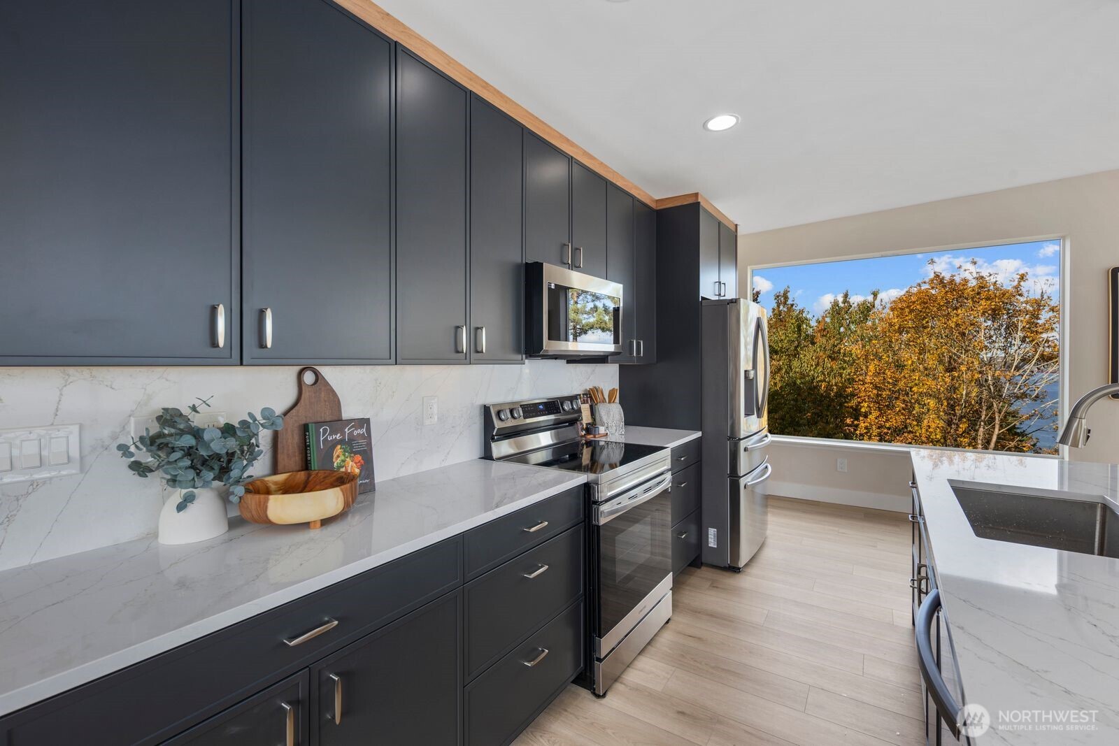 1701 41st Avenue Southwest Seattle, WA 98116 - Photo 17 of 40