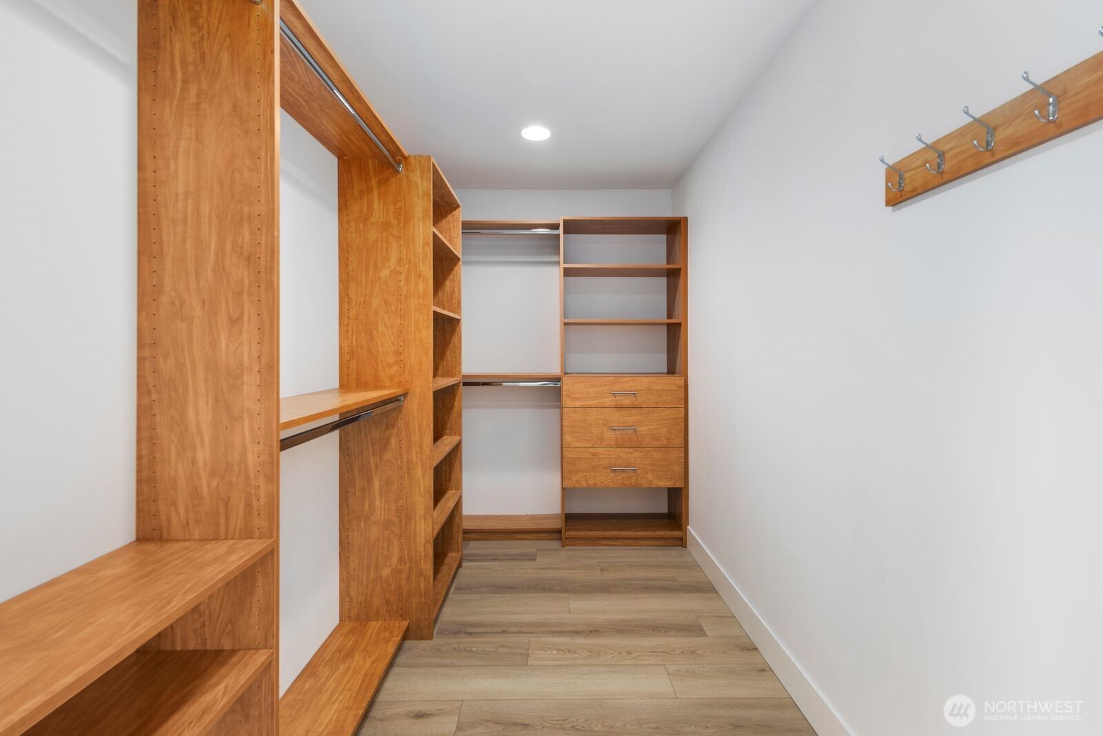 1701 41st Avenue Southwest Seattle, WA 98116 - Photo 23 of 40