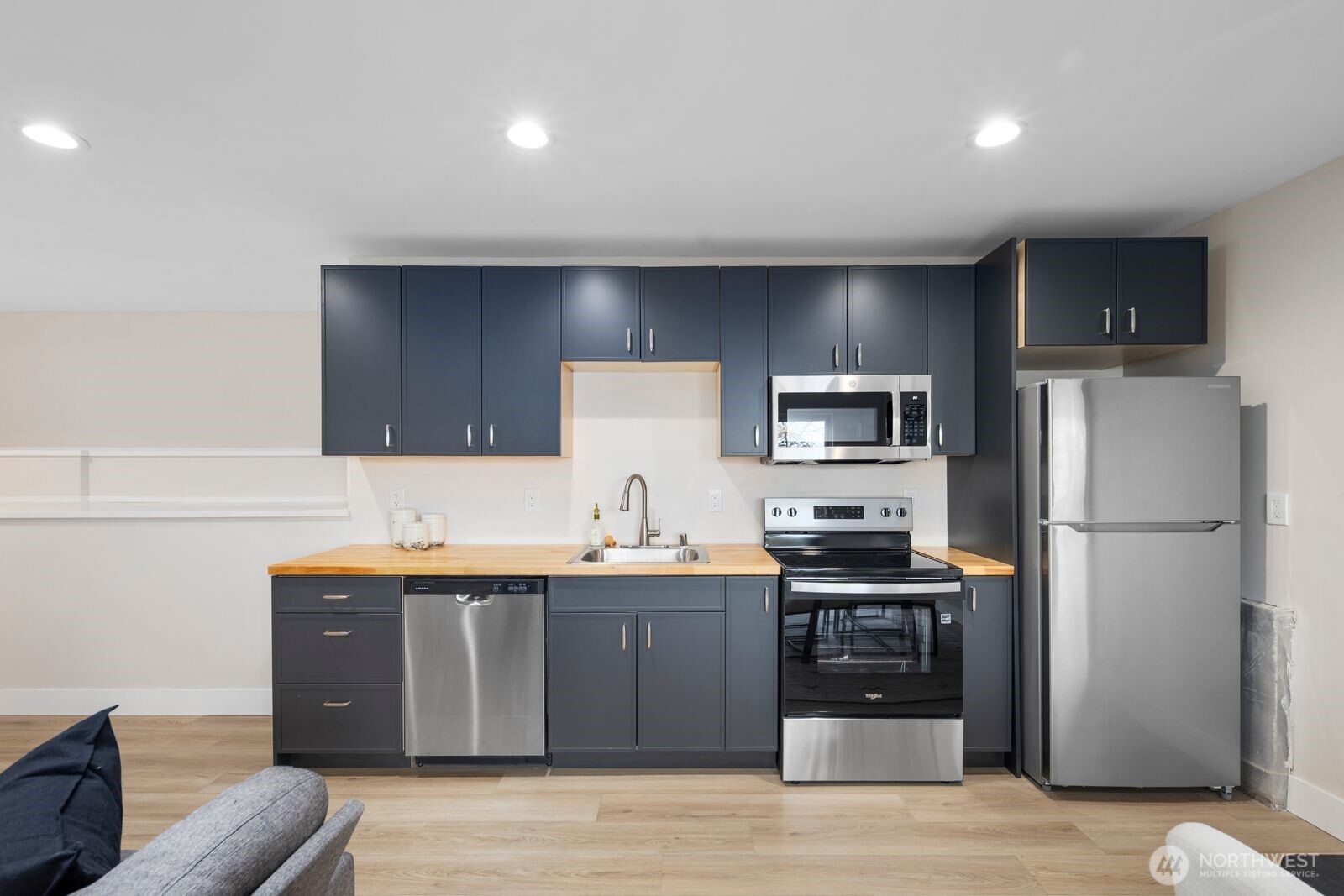 1701 41st Avenue Southwest Seattle, WA 98116 - Photo 34 of 40