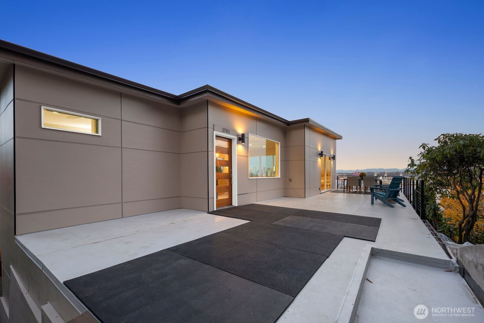 1701 41st Avenue Southwest Seattle, WA 98116 - Photo 36 of 40