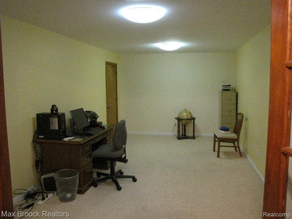 6601 Ridgeview Drive, Unit 17 Clarkston, MI 48346 - Photo 17 of 28