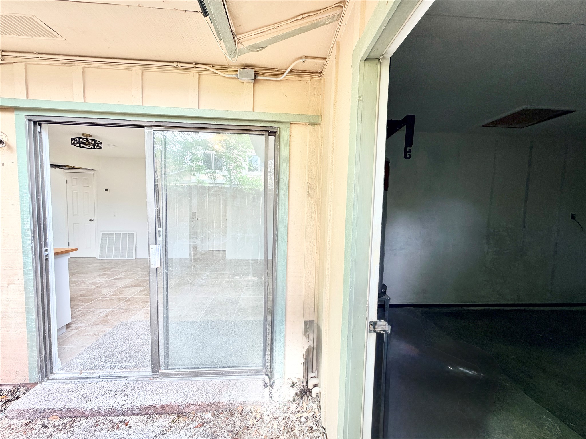 9623 Covey Ridge Lane Austin, TX 78758 - Photo 14 of 40 Property entrance