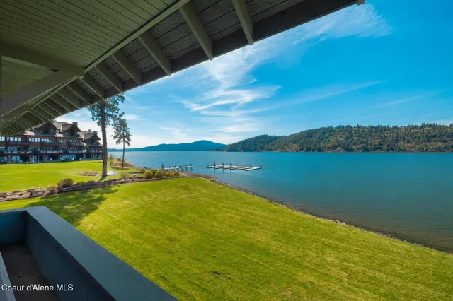 $815,000 | 4549 South Arrow Point Drive, Unit 207, Harrison, ID 83833