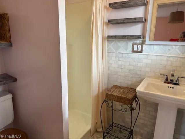 $363,000 | 344 Knollwood Drive, Wilkesboro, NC 28697