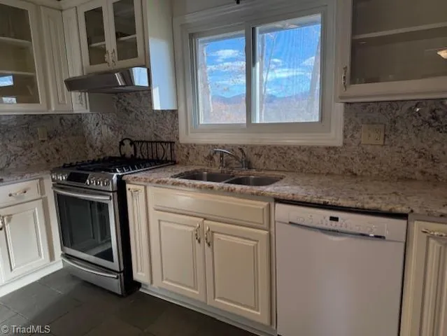 $363,000 | 344 Knollwood Drive, Wilkesboro, NC 28697