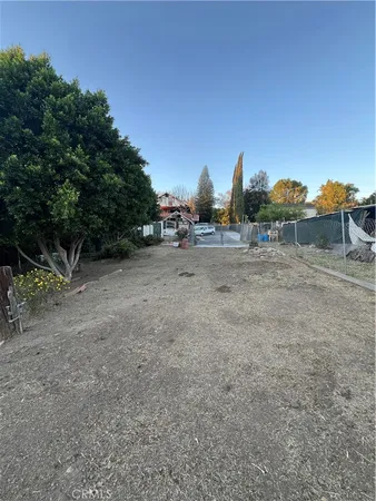 $1,250,000 | 10568 Foothill Boulevard, Sylmar, CA 91342