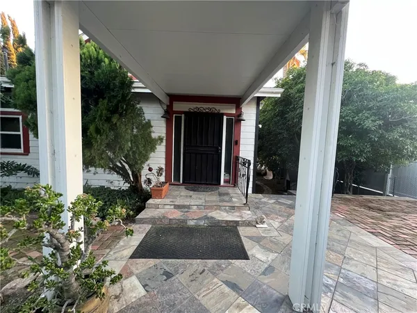 $1,250,000 | 10568 Foothill Boulevard, Sylmar, CA 91342