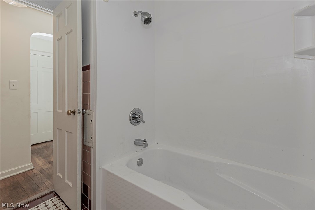3266 Yorkshire Road Cleveland, OH 44118 - Photo 15 of 34
