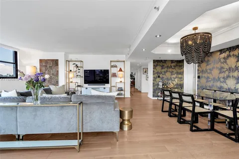 $1,150,000 | 9 Island Avenue, Unit 415, Miami Beach, FL 33139