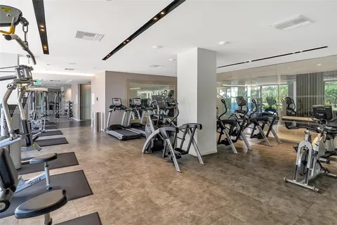 $1,150,000 | 9 Island Avenue, Unit 415, Miami Beach, FL 33139