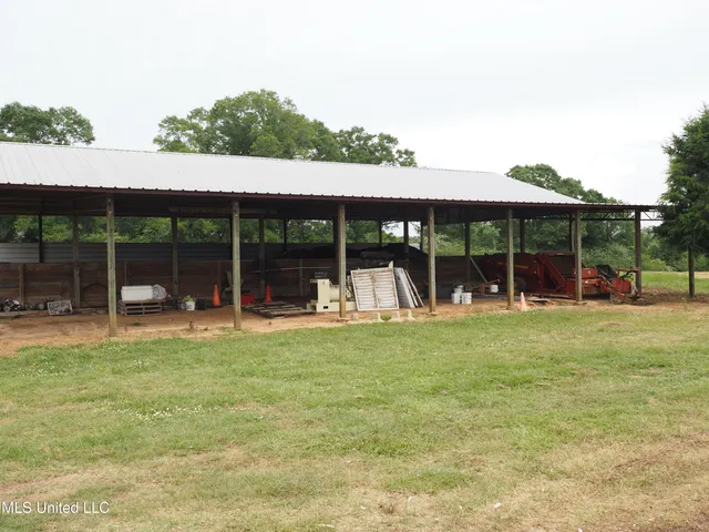 $1,100,000 | 571 Highway 583, Tylertown, MS 39667