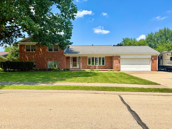 $369,900 | 628 12th Avenue North, Clinton, IA 52732